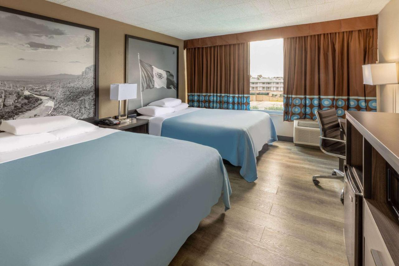 Super 8 By Wyndham Laredo Hotel Ngoại thất bức ảnh