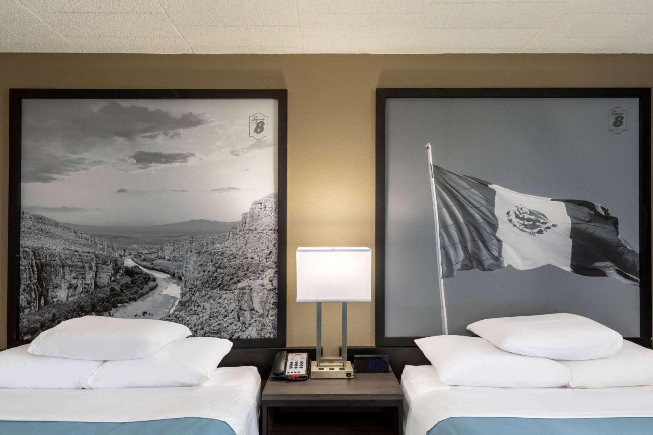 Super 8 By Wyndham Laredo Hotel Ngoại thất bức ảnh