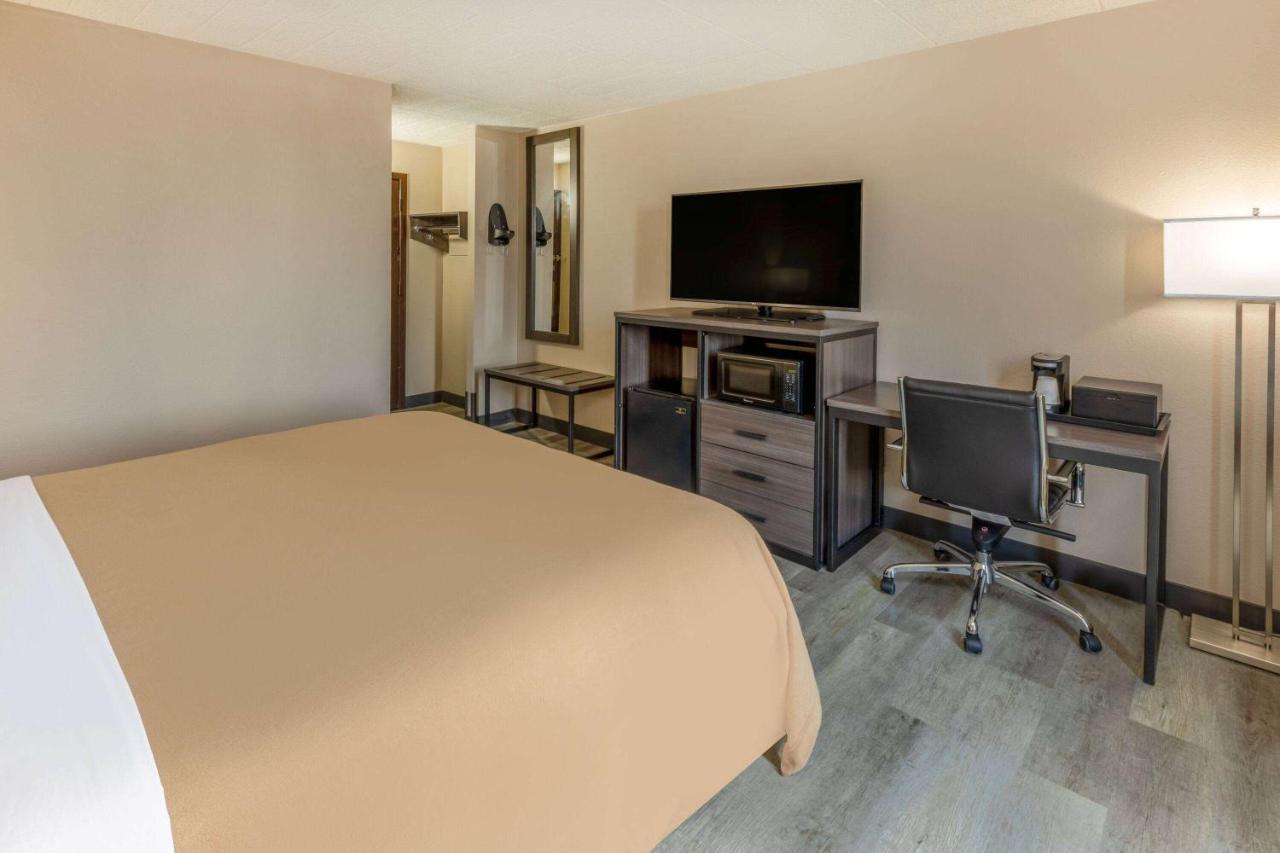 Super 8 By Wyndham Laredo Hotel Ngoại thất bức ảnh