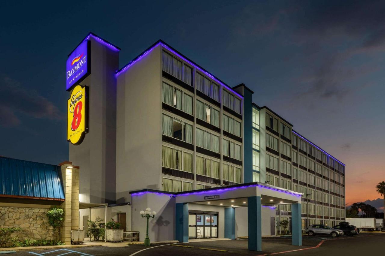 Super 8 By Wyndham Laredo Hotel Ngoại thất bức ảnh