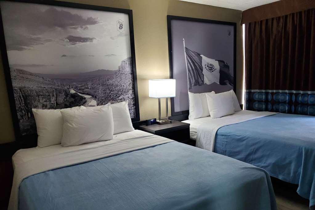 Super 8 By Wyndham Laredo Hotel Phòng bức ảnh